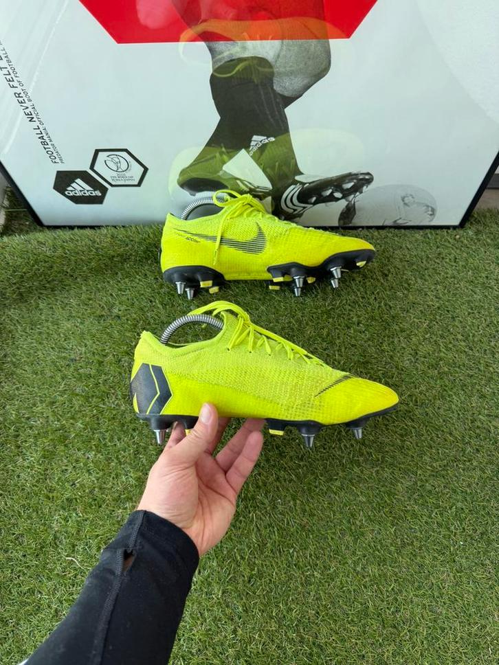Nike Mercurial vapor voetbalschoenen, Sport en Fitness, Voetbal, Zo goed als nieuw, Schoenen, Maat XS of kleiner, Ophalen of Verzenden