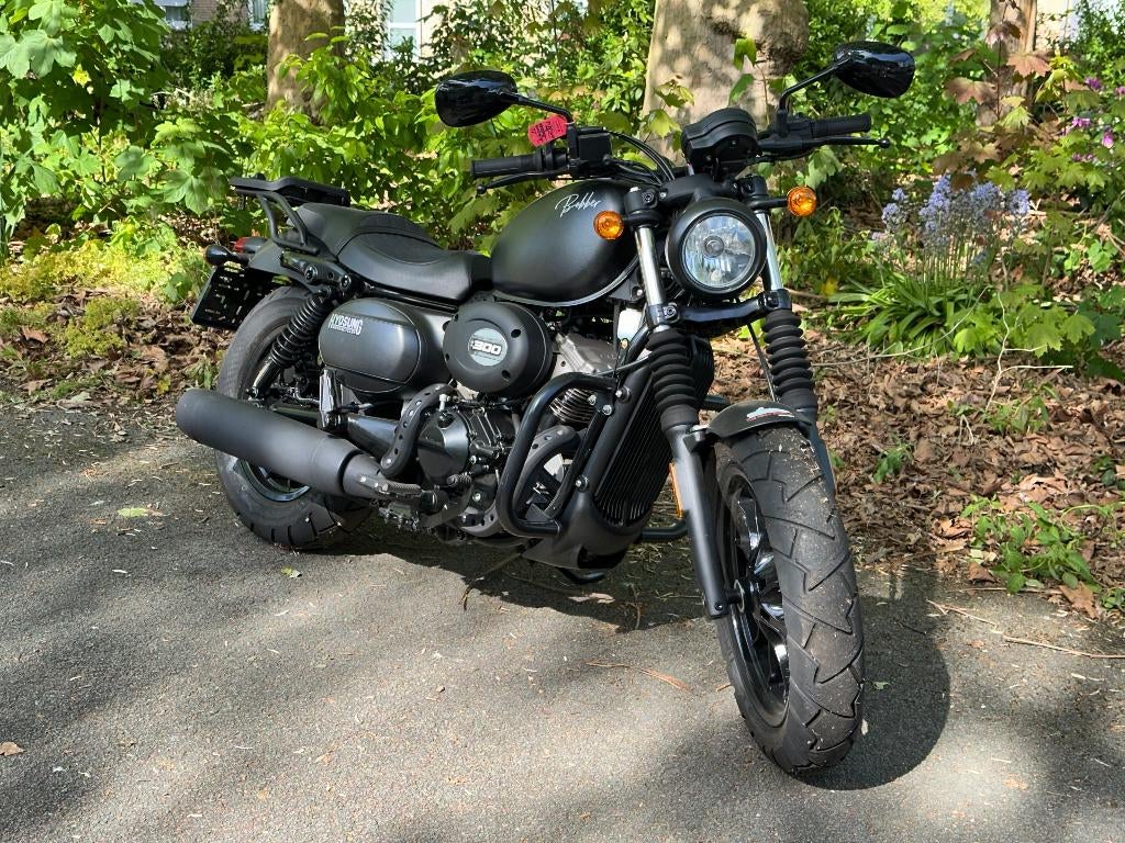 Hyosung Aquila GV300 S Bobber Black Edition 2022 met 200km !, 296 cc, 2 cilinders, Nieuw, Chopper
