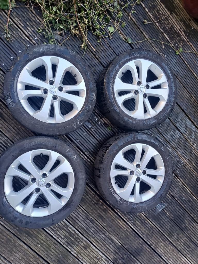 Dacia Zomerbanden met Lichtmetalen Velgen 195/55 R16 H XL, Auto diversen, Ophalen