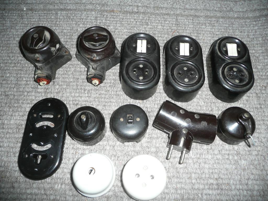bakeliet schakelaars, stopcontacten etc, Ophalen of Verzenden, Gebruikt, Stopcontact