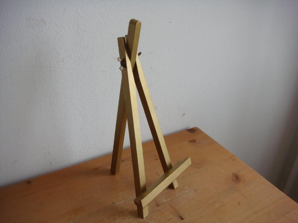 Goudgekleurde standaard voor lijst, Overige materialen, Minder dan 50 cm, Ophalen of Verzenden, Zo goed als nieuw