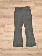 Zwarte en witte flared broek met patroon - Maat XL, Zwart, Maat 46/48 (XL) of groter, Ophalen of Verzenden, Zo goed als nieuw