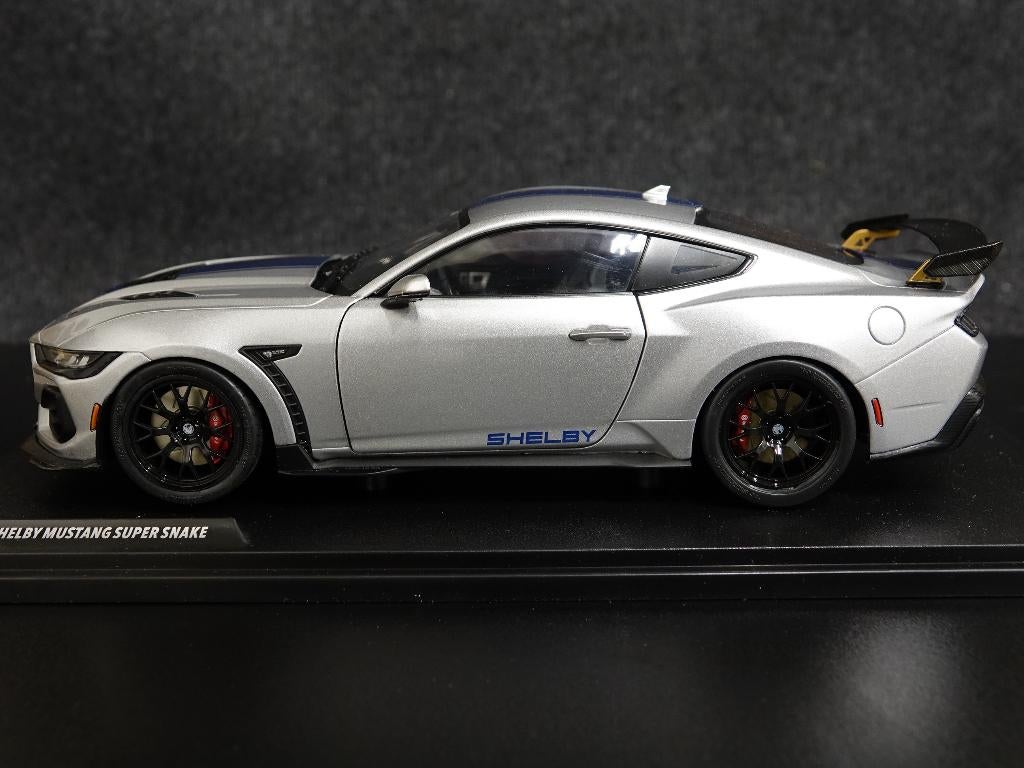 Solido 1:18 2025 Ford Mustang Shelby Super Snake zilvergrijs, Hobby en Vrije tijd, Modelauto's | 1:18, Solido, Auto, Solido, Onbekend