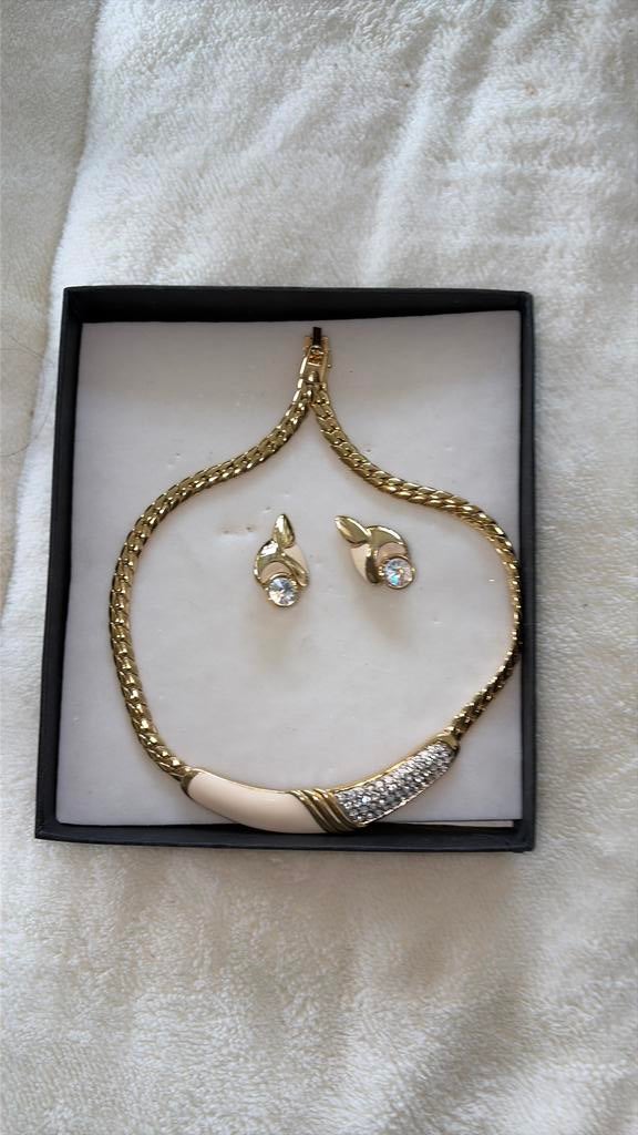 Leuke set oorbellen en ketting, Ophalen of Verzenden, Zo goed als nieuw, Overige materialen