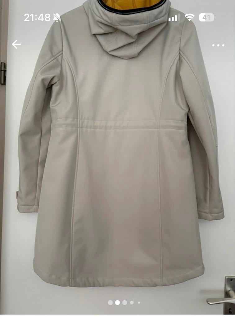 Lichtgrijze softshell jas met gele voering, Kleding | Dames, Jassen | Winter, Ophalen of Verzenden, Zo goed als nieuw, Maat 38/40 (M)