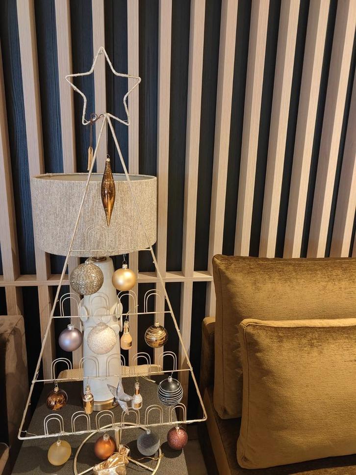 Kerstboom goud champagne met versiering en lichtjes, Diversen, Kerst, Zo goed als nieuw, Ophalen