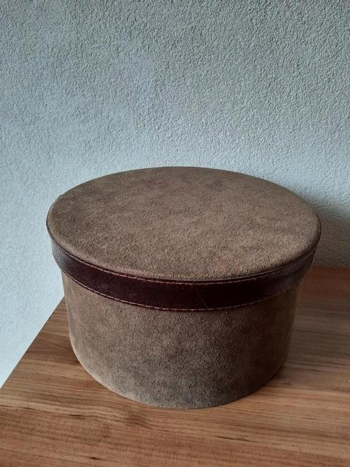 Bruine Ronde Stoffen Opbergmand Handschoenen, Huis en Inrichting, Woonaccessoires | Schalen en Manden, Zo goed als nieuw, Mand