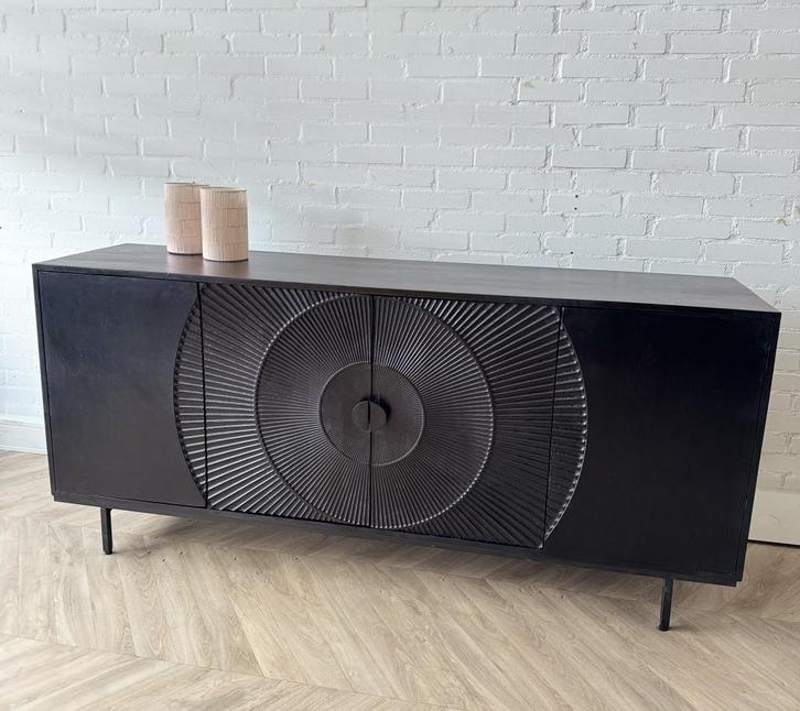 Magazijn Leegverkoop Dressoir Carved mangohout Zwart ACTIE, Huis en Inrichting, Woonaccessoires | Overige, Nieuw, Ophalen of Verzenden
