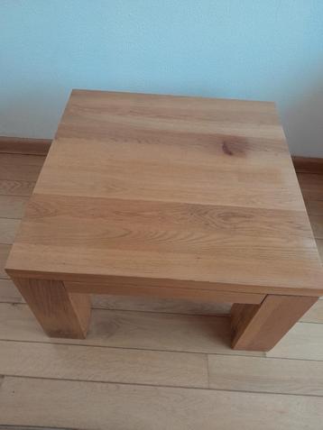 massief eiken tafel 70 x 70 cm beschikbaar voor biedingen