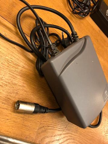 Lader sparta 3 pin bieden en ophalen  Tel 06-25508108 beschikbaar voor biedingen