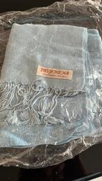 Nieuwe lichtblauwe pashmina sjaal, Kleding | Dames, Mutsen, Sjaals en Handschoenen, Ophalen of Verzenden, Nieuw, Maat 46/48 (XL) of groter