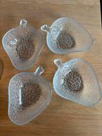 Set van 4 aardbeien schaaltjes van glas, Huis en Inrichting, Schaal, Ophalen of Verzenden, Overige vormen, Glas