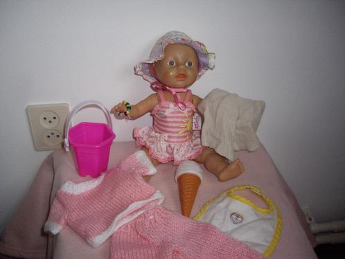 baby born die echt kan zwemmen + acc, Kinderen en Baby's, Speelgoed | Poppen, Zo goed als nieuw, Babypop, Ophalen of Verzenden