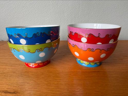 Oilily servies Polka Dots - Douwe Egberts 4 kommen, Huis en Inrichting, Keuken | Servies, Zo goed als nieuw, Kom(men), Overige stijlen