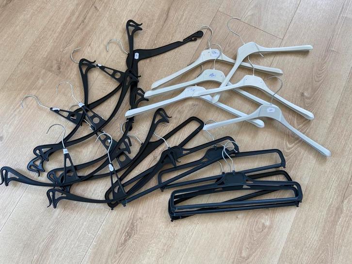 Kledinghangers assorti, Kleding | Dames, Kledinghangers, Gebruikt, Kunststof, Volwassenen, Ophalen of Verzenden