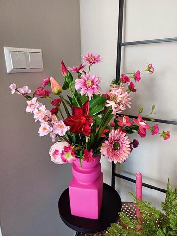 Prachtige zijden bloemen boeket nieuw  beschikbaar voor biedingen