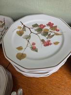 Servies met bessenmotief, Ophalen of Verzenden, Zo goed als nieuw, Bord(en), Overige stijlen