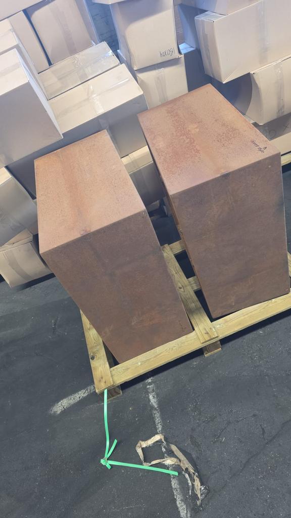 2 nieuwe grote cortenstaal plantenbankken 79x79cm, Tuin en Terras, Bloembakken en Plantenbakken, Nieuw, Metaal, Tuin, 30 tot 60 cm