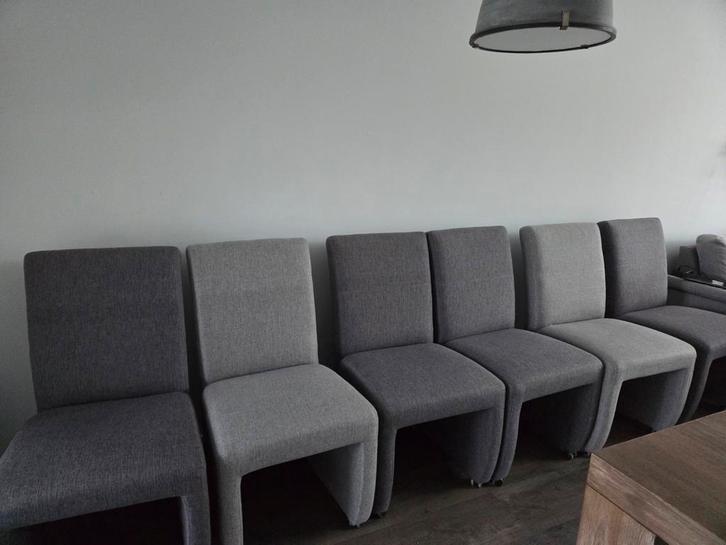 6 grijze PRONTO wonen eetkamerstoelen (met wieltjes), Huis en Inrichting, Stoelen, Gebruikt, Vijf, Zes of meer stoelen, Stof, Grijs
