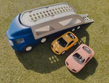 Grote Speelgoed Vrachtwagen met Auto's beschikbaar voor biedingen