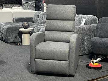 !!ACTIE!! Lumière Relaxfauteuil / sta op stoel / elektrisch beschikbaar voor biedingen