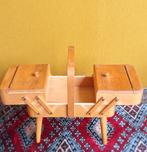 Vintage harmonica fournituren kastje, naaibox, sewing box, Gebruikt, Vintage, Ophalen of Verzenden, Nvt