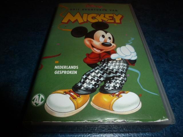 vhs videoband DRIE AVONTUREN VAN MICKEY van walt disney, Cd's en Dvd's, VHS | Kinderen en Jeugd, Zo goed als nieuw, Tekenfilms en Animatie