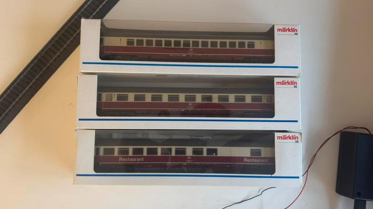 Märklin 4295, 4296 en 4297 Rijtuigenset met LED-verlichting, Hobby en Vrije tijd, Modeltreinen | H0, Zo goed als nieuw, Wagon