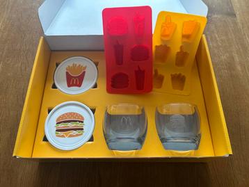 Geschenkset coctail/drinkset McDonald’s beschikbaar voor biedingen