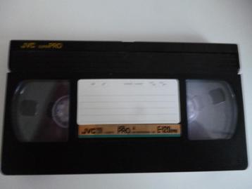 Diverse merken VHS Opneembare Videobanden in luxe opbergdoos beschikbaar voor biedingen