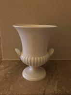 Witte Wedgwood vaas, Huis en Inrichting, Woonaccessoires | Vazen, Wit, Aardewerk of Porselein, Ophalen of Verzenden, Zo goed als nieuw