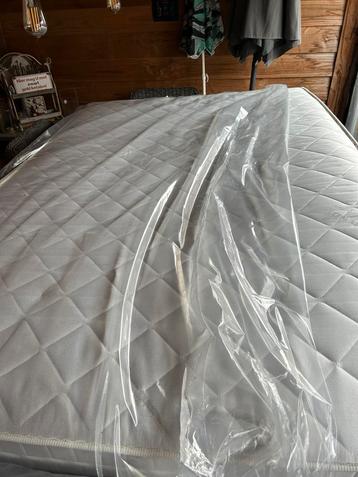 Fendt caravanmatras 1,40x2,10m beschikbaar voor biedingen