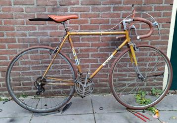 Oude maar goede racefiets met 10 versnellingen  beschikbaar voor biedingen