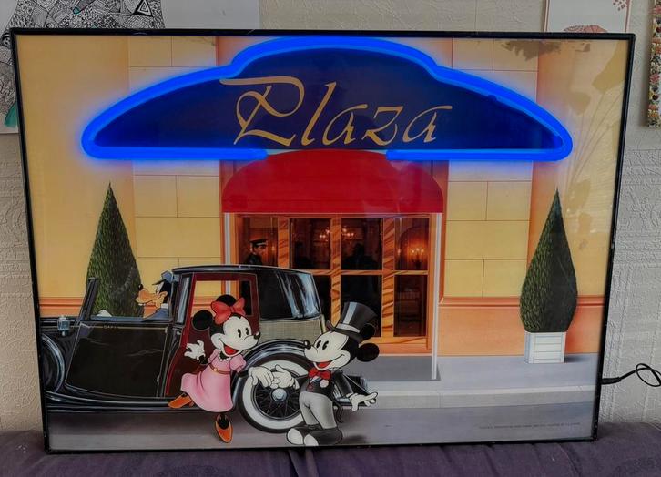 ✨ Disney DAPY Paris neon wandprint – Plaza – Zeldzaam! ✨, Verzamelen, Disney, Zo goed als nieuw, Beeldje of Figuurtje, Mickey Mouse