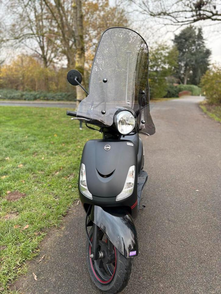 Sym Fiddle II scooter - Zwart/Rood, Fietsen en Brommers, Scooters | Yamaha, Gebruikt, Overige modellen, Maximaal 25 km/u, Benzine