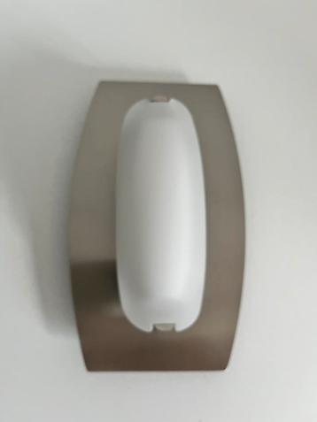 Design wandlamp van RVS en glas  beschikbaar voor biedingen