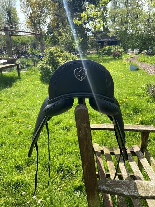 Edix Tudor 17" Zadel, Dieren en Toebehoren, Paarden en Pony's | Zadels, Zo goed als nieuw, Dressuur, Ophalen of Verzenden