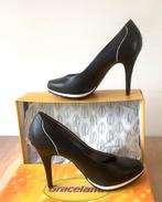 Zwarte pumps met witte plateauzool vegan leer maat 39, Kleding | Dames, Schoenen, Ophalen of Verzenden, Zo goed als nieuw, Zwart