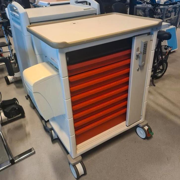 Medicijnkar / medicijnwagen afsluitbaar, Diversen, Verpleegmiddelen, Ophalen