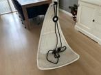 Witte rieten hangstoel, Huis en Inrichting, Stoelen, Ophalen, Wit, Riet of Rotan, Zo goed als nieuw