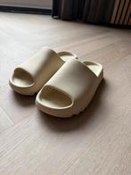 Yeezy slide maat 45, Kleding | Heren, Schoenen, Verzenden, Zo goed als nieuw