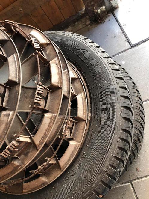 Set winterbanden Goodyear 175/65R14 +wieldoppen (Peugot 206), Auto-onderdelen, Banden en Velgen, Band(en), Winterbanden, 14 inch