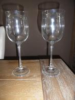 2 prachtige (rode) wijnglazen uit Tsjechië, Ophalen of Verzenden, Zo goed als nieuw, Overige typen