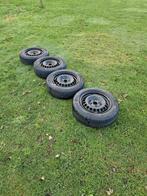 Winterbanden 4x100 met stalen velgen 185 65 R15, Ophalen, Gebruikt, 15 inch, Banden en Velgen