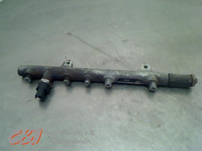 Galerij (Injectie) van een Opel Vivaro, Auto-onderdelen, Brandstofsystemen, Opel, Gebruikt, 3 maanden garantie, Ophalen of Verzenden