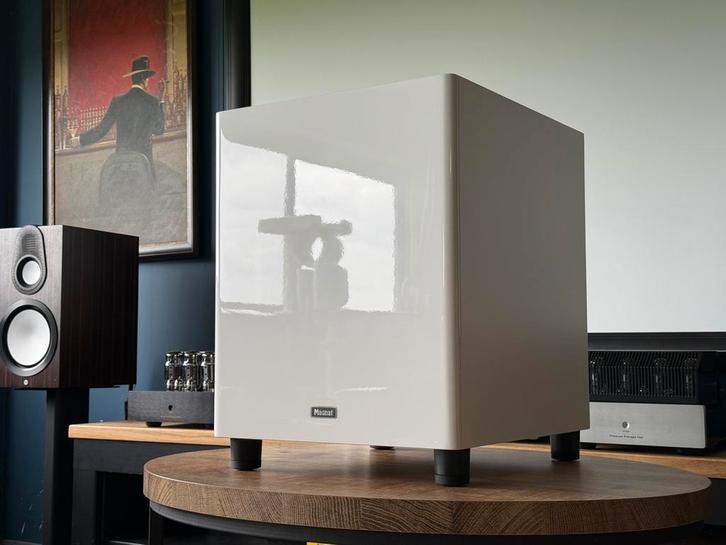 Magnat Signature Sub 730A / Nieuw uit doos, Audio, Tv en Foto, Luidsprekers, Nieuw, Subwoofer, 120 watt of meer, Magnat, Ophalen of Verzenden