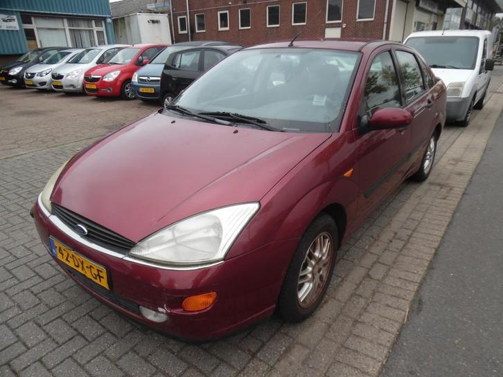 Ford Focus sedan airco 1.6-16V Ghia, Auto's, Ford, Focus, ABS, Airbags, Airconditioning, Centrale vergrendeling, Elektrische buitenspiegels