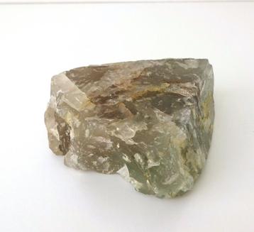 Mineraal fluoriet paarsgrijs in driehoekige vorm 2901-m beschikbaar voor biedingen