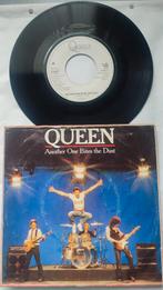 Queen - Another One Bites the Dust 7" Single, Gebruikt, 7 inch, Single, Ophalen of Verzenden