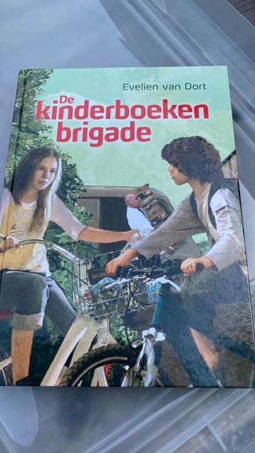 Evelien van Dort - De kinderboekenbrigade beschikbaar voor biedingen